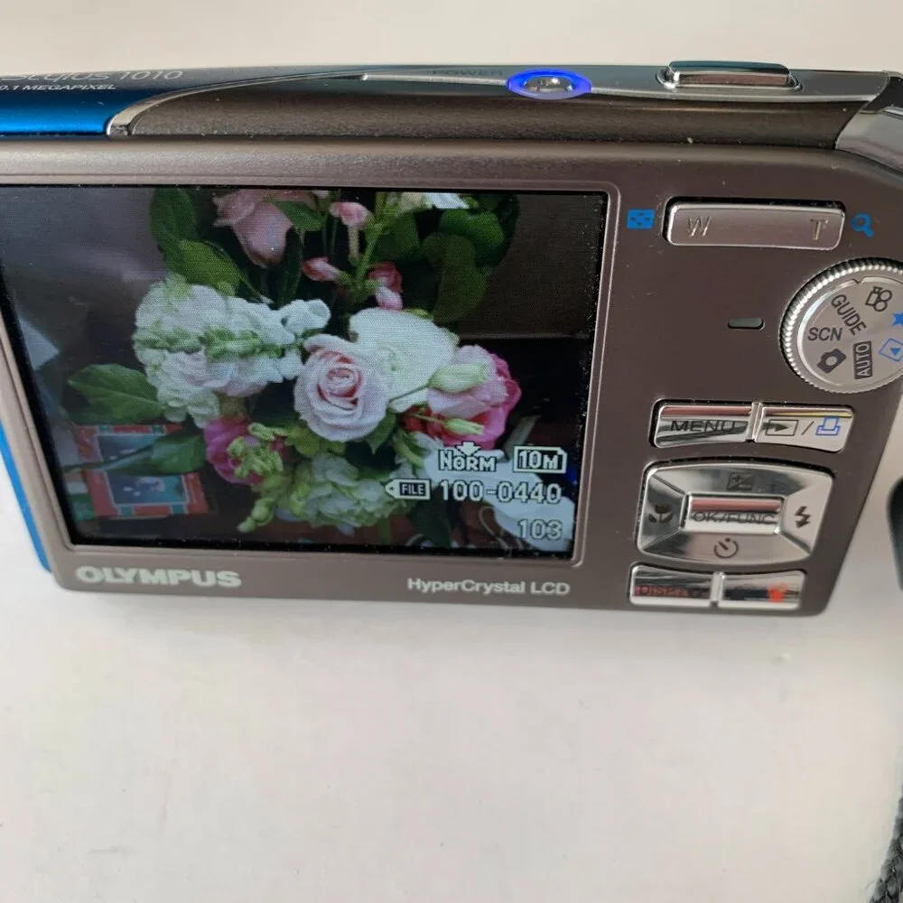 Olympus STYLUS 1010 Digital Camera with 7x Optical Dual Image WITH CASE BATTERY